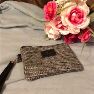 New Funky Monkey Anna Wristlet 💝